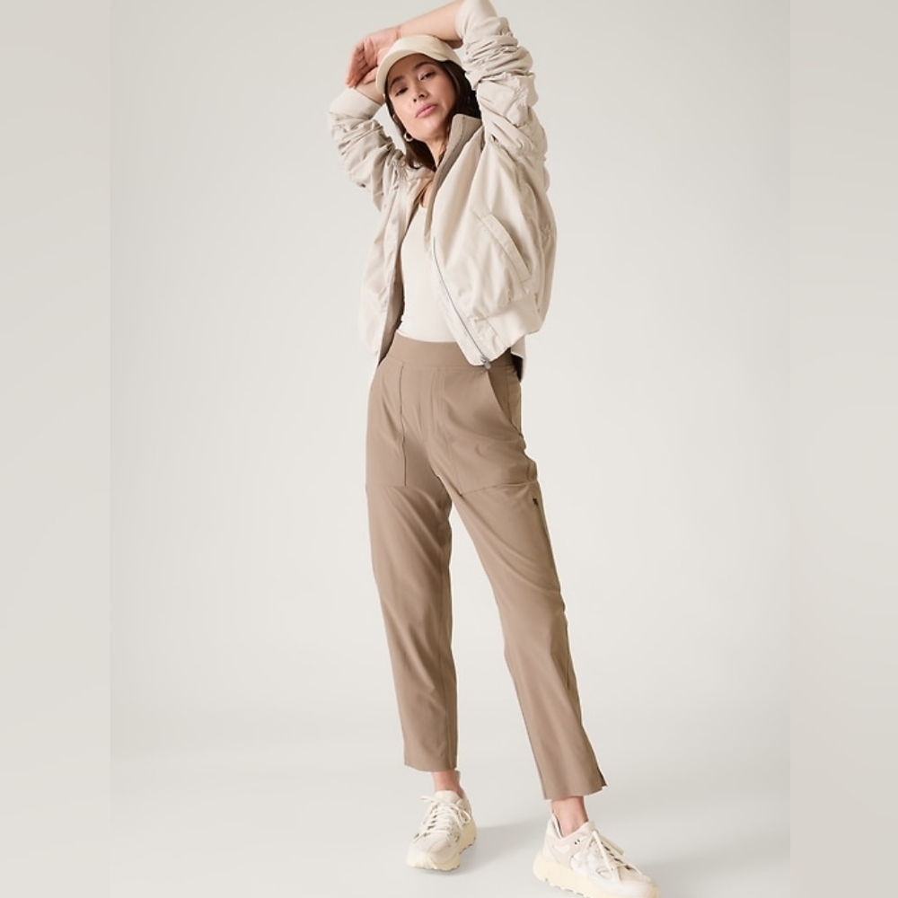 Athleta Brooklyn Utility Pant - size 10, tan (pyrite)